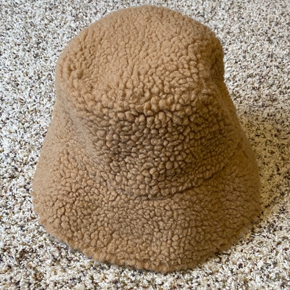 ✨NWOT✨Lack Of Color Teddy Bucket Hat in Camel main image 6